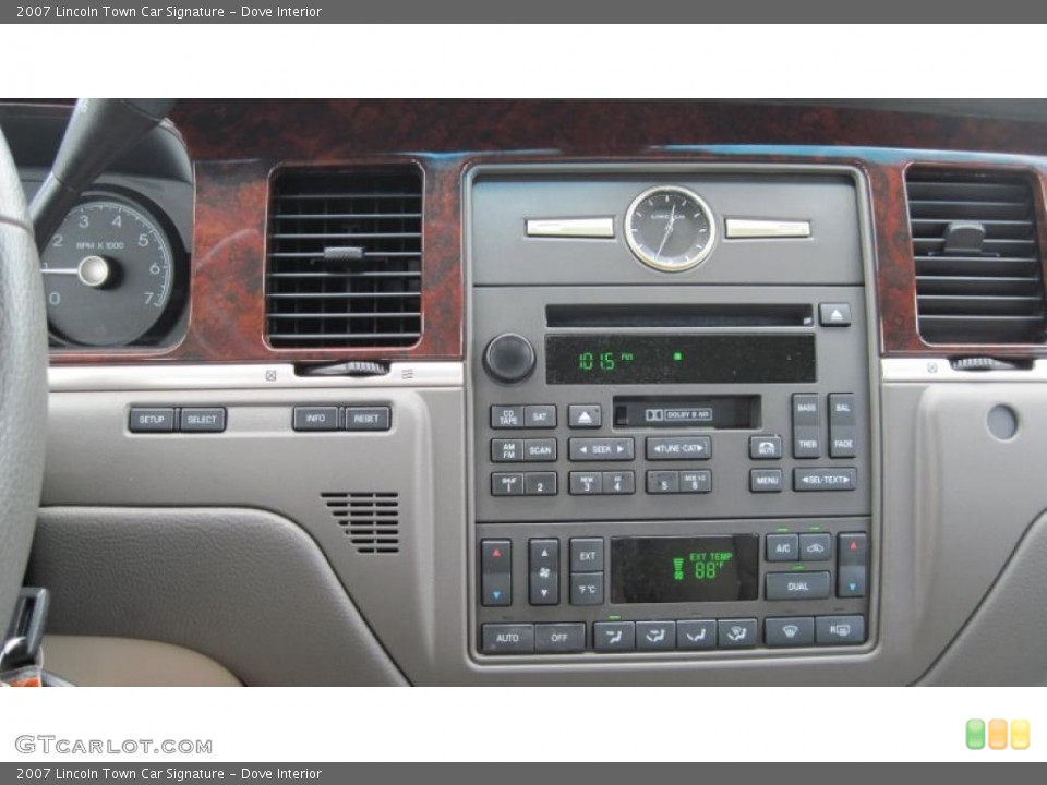 Dove Interior Controls for the 2007 Lincoln Town Car Signature #49223873