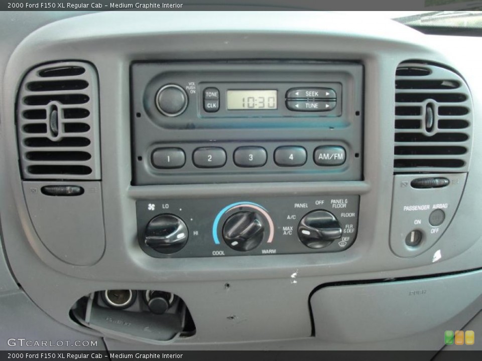 Medium Graphite Interior Controls for the 2000 Ford F150 XL Regular Cab #49257482
