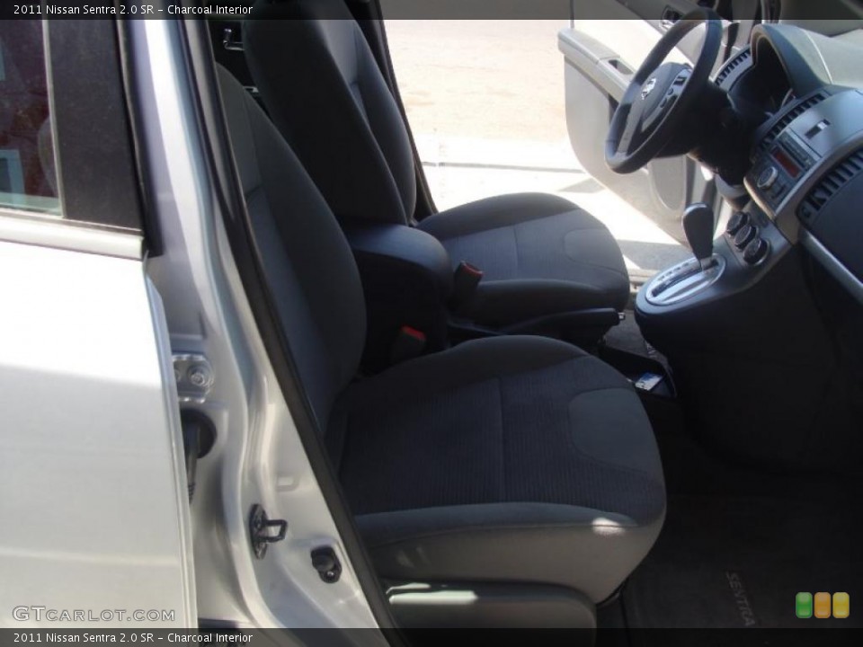 Charcoal Interior Photo for the 2011 Nissan Sentra 2.0 SR #49266881