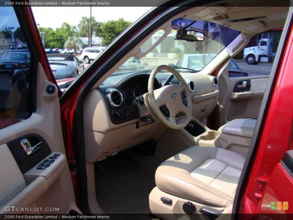 Medium Parchment Interior Photo for the 2006 Ford Expedition Limited #49269896