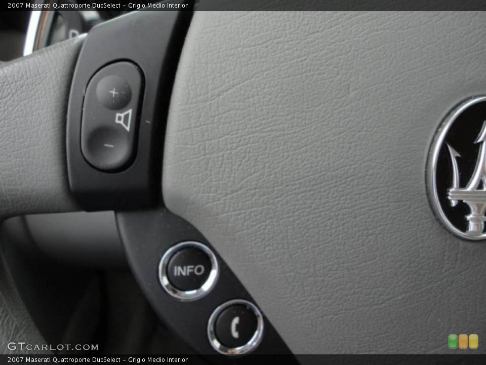 Grigio Medio Interior Controls for the 2007 Maserati Quattroporte DuoSelect #49270784