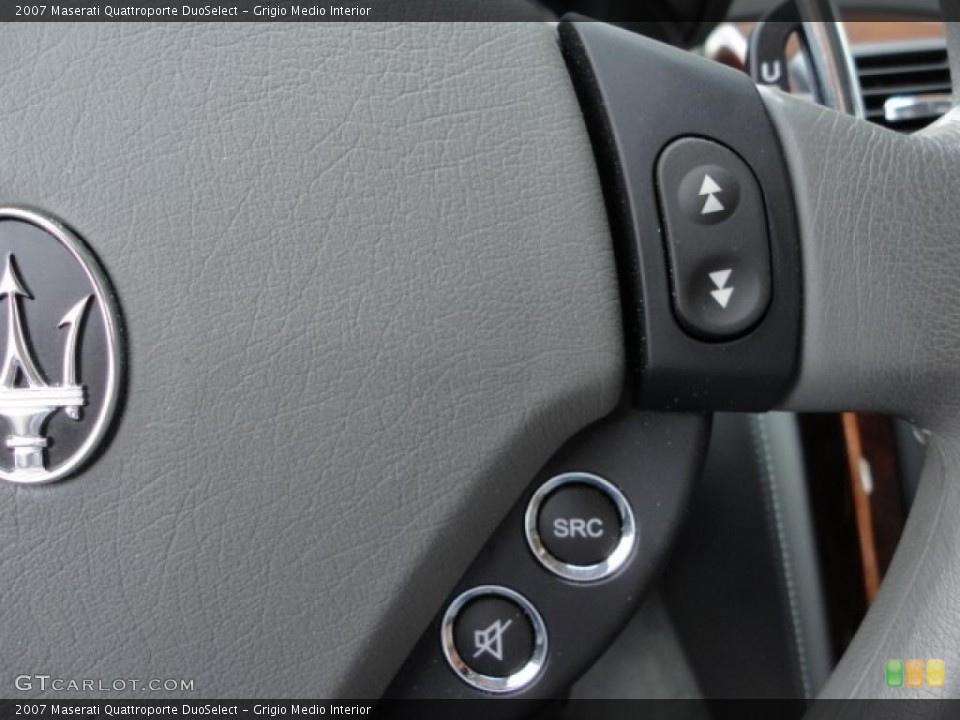 Grigio Medio Interior Controls for the 2007 Maserati Quattroporte DuoSelect #49270877