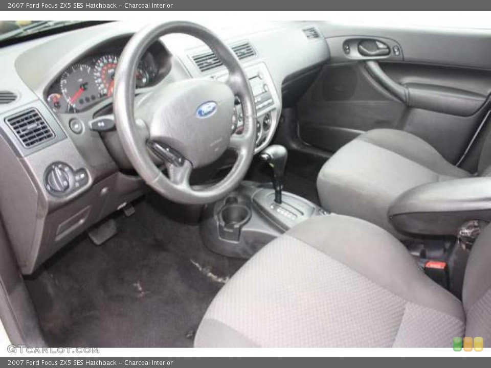 Charcoal Interior Photo for the 2007 Ford Focus ZX5 SES Hatchback #49275269