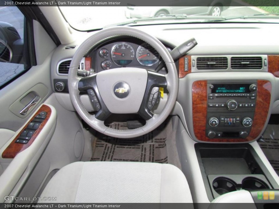 Dark Titanium/Light Titanium Interior Dashboard for the 2007 Chevrolet Avalanche LT #49277408