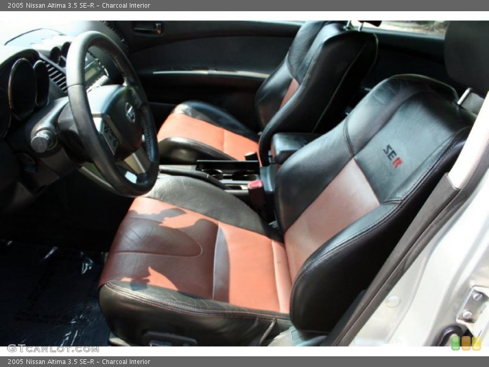 Charcoal Interior Photo for the 2005 Nissan Altima 3.5 SE-R #49285754