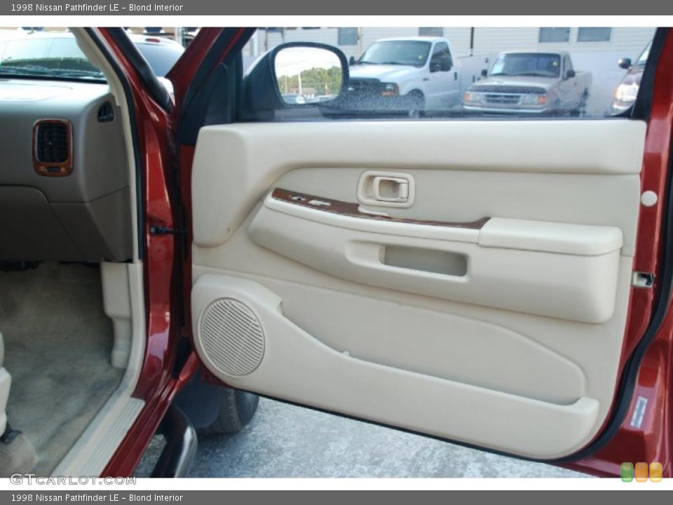 Blond Interior Door Panel for the 1998 Nissan Pathfinder LE #49289939