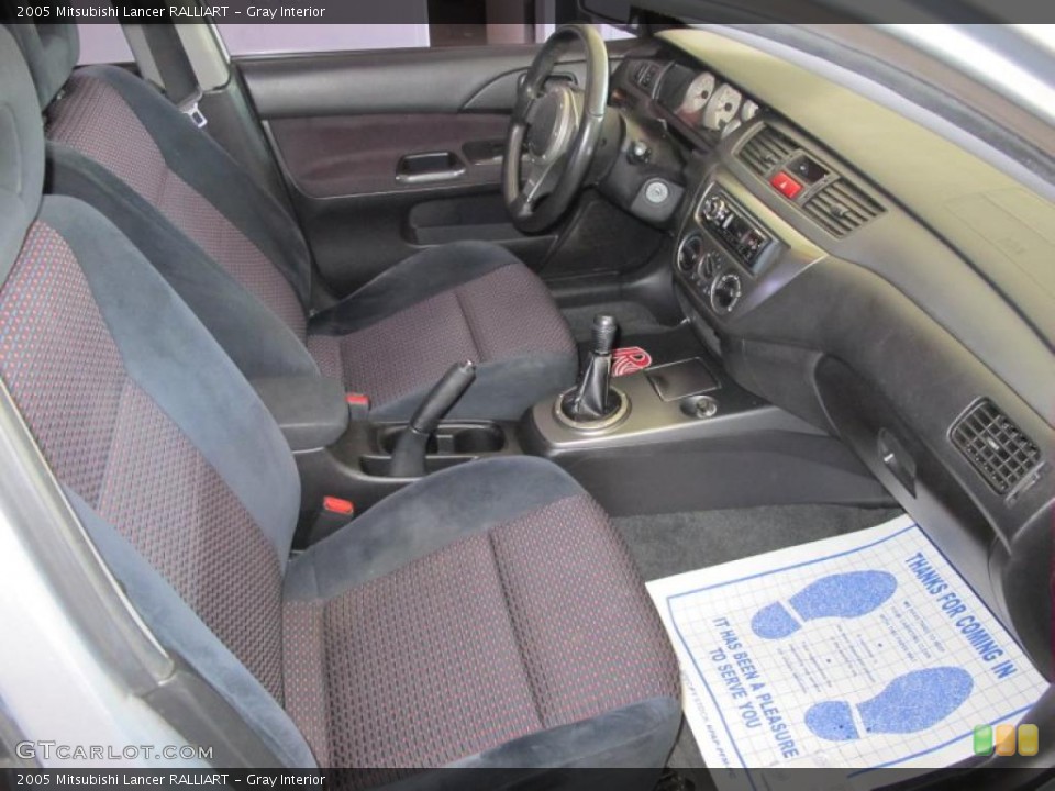 Gray Interior Photo for the 2005 Mitsubishi Lancer RALLIART #49289993