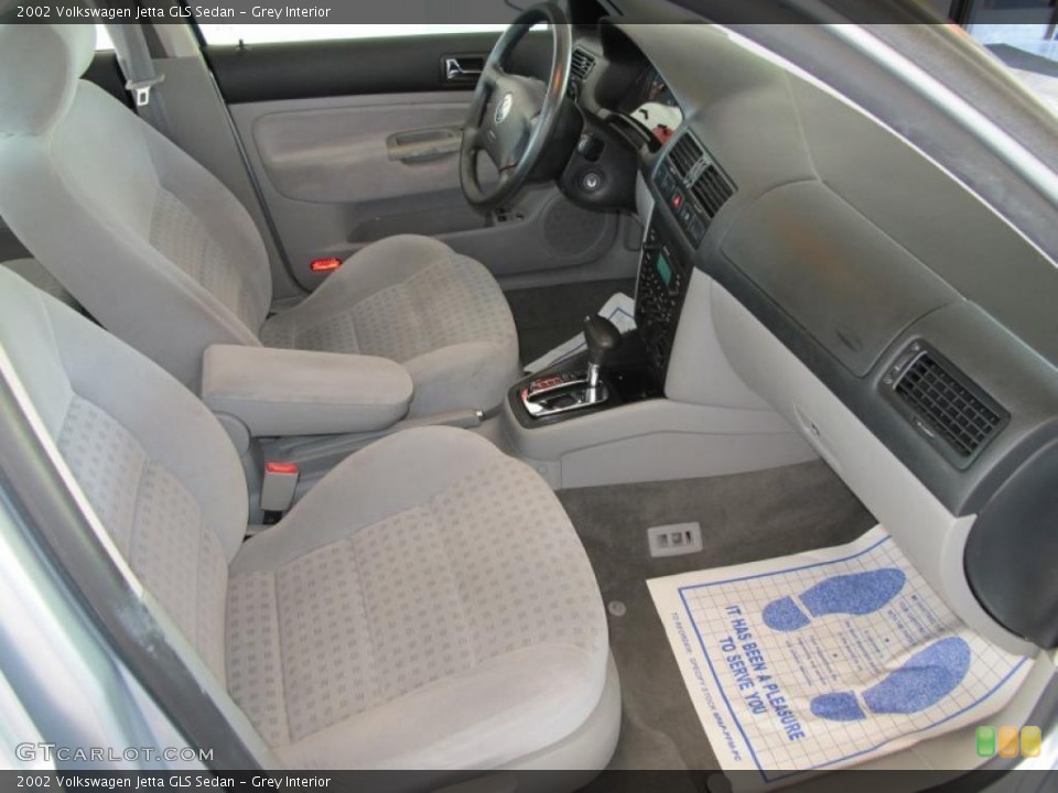Grey Interior Photo for the 2002 Volkswagen Jetta GLS Sedan #49290203