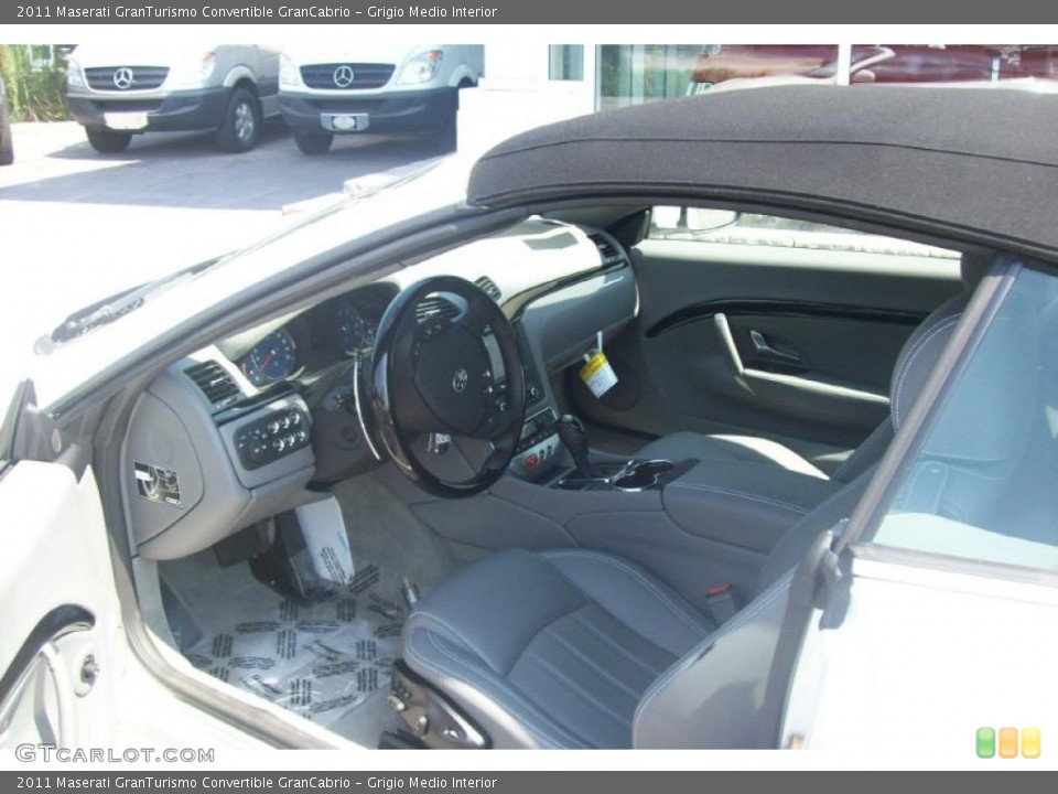 Grigio Medio Interior Photo for the 2011 Maserati GranTurismo Convertible GranCabrio #49291109