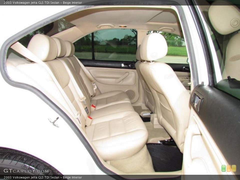 Beige Interior Photo for the 2003 Volkswagen Jetta GLS TDI Sedan #49302318
