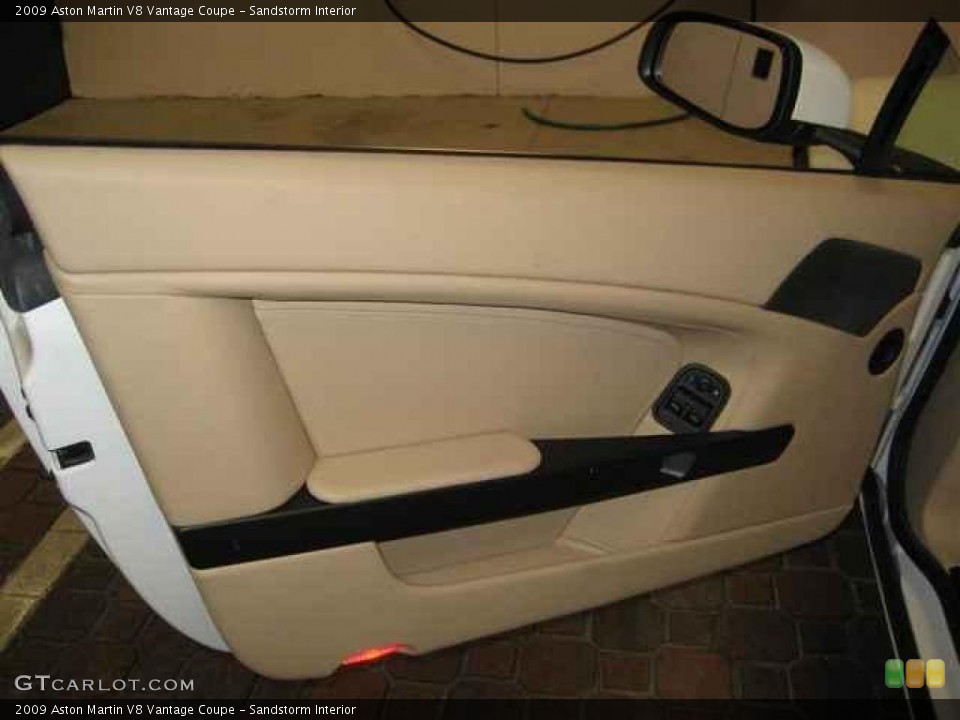 Sandstorm Interior Door Panel for the 2009 Aston Martin V8 Vantage Coupe #49308852