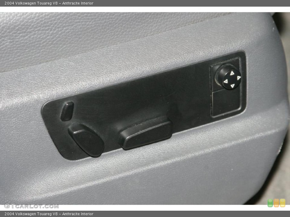 Anthracite Interior Controls for the 2004 Volkswagen Touareg V8 #49310076