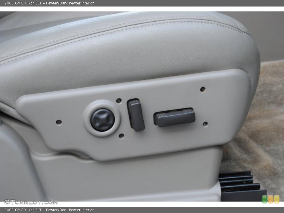 Pewter/Dark Pewter Interior Controls for the 2003 GMC Yukon SLT #49311318