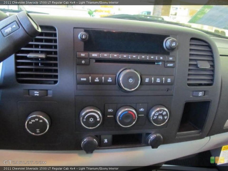 Light Titanium/Ebony Interior Controls for the 2011 Chevrolet Silverado 1500 LT Regular Cab 4x4 #49311444
