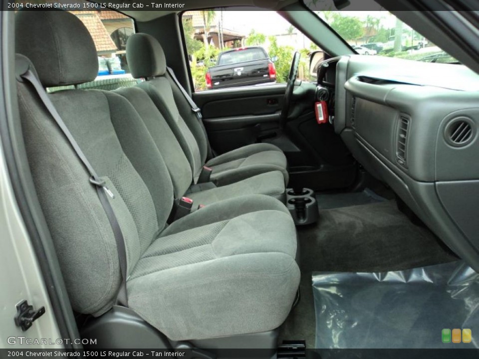Tan Interior Photo for the 2004 Chevrolet Silverado 1500 LS Regular Cab #49314711