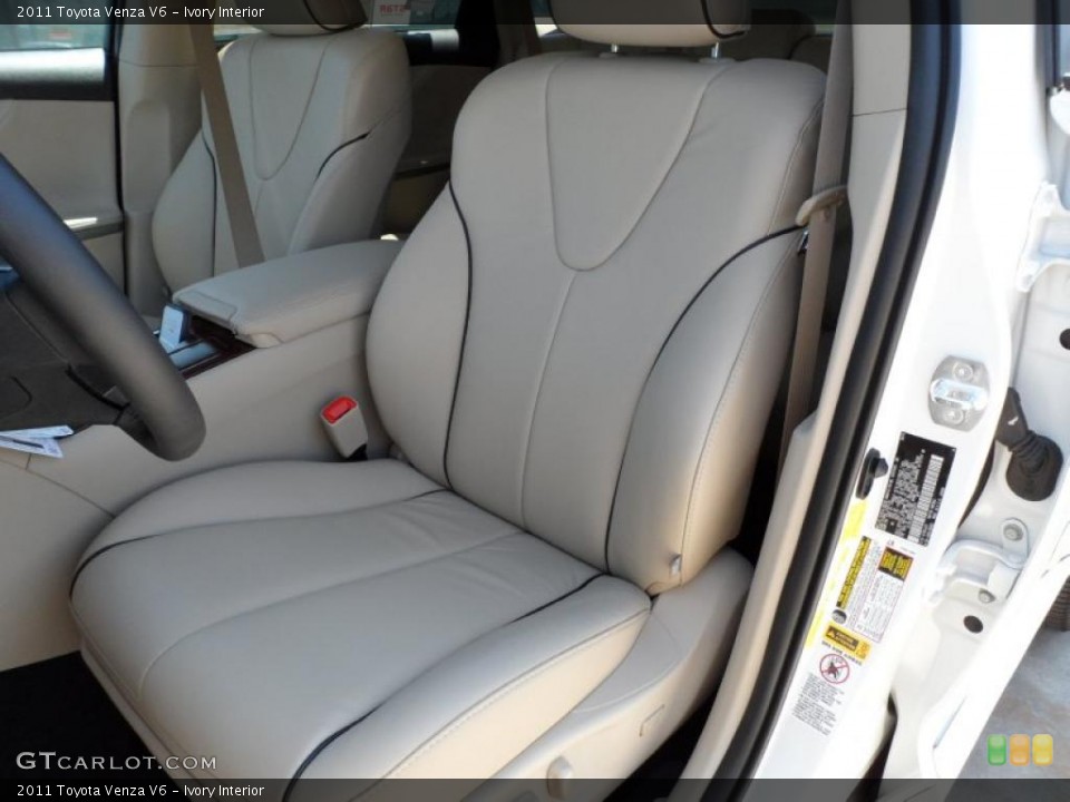 Ivory Interior Photo for the 2011 Toyota Venza V6 #49320081