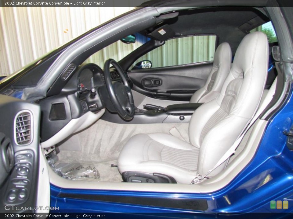Light Gray Interior Photo for the 2002 Chevrolet Corvette Convertible #49324665