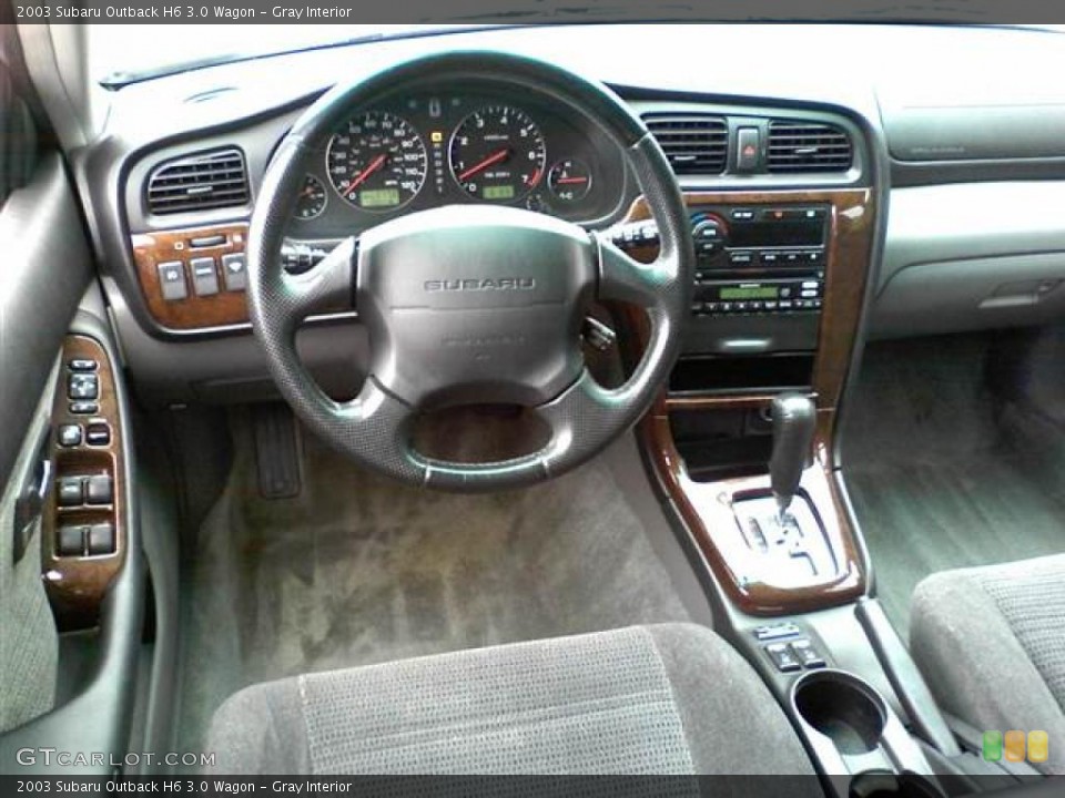 Gray Interior Photo for the 2003 Subaru Outback H6 3.0 Wagon #49334385
