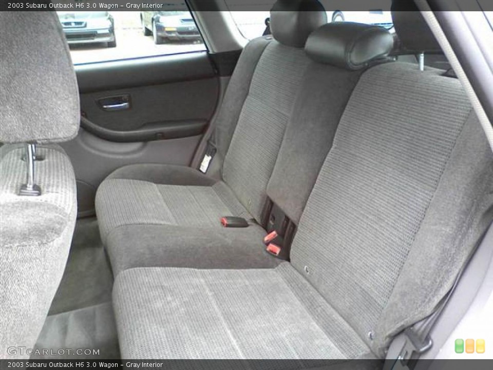 Gray Interior Photo for the 2003 Subaru Outback H6 3.0 Wagon #49334415