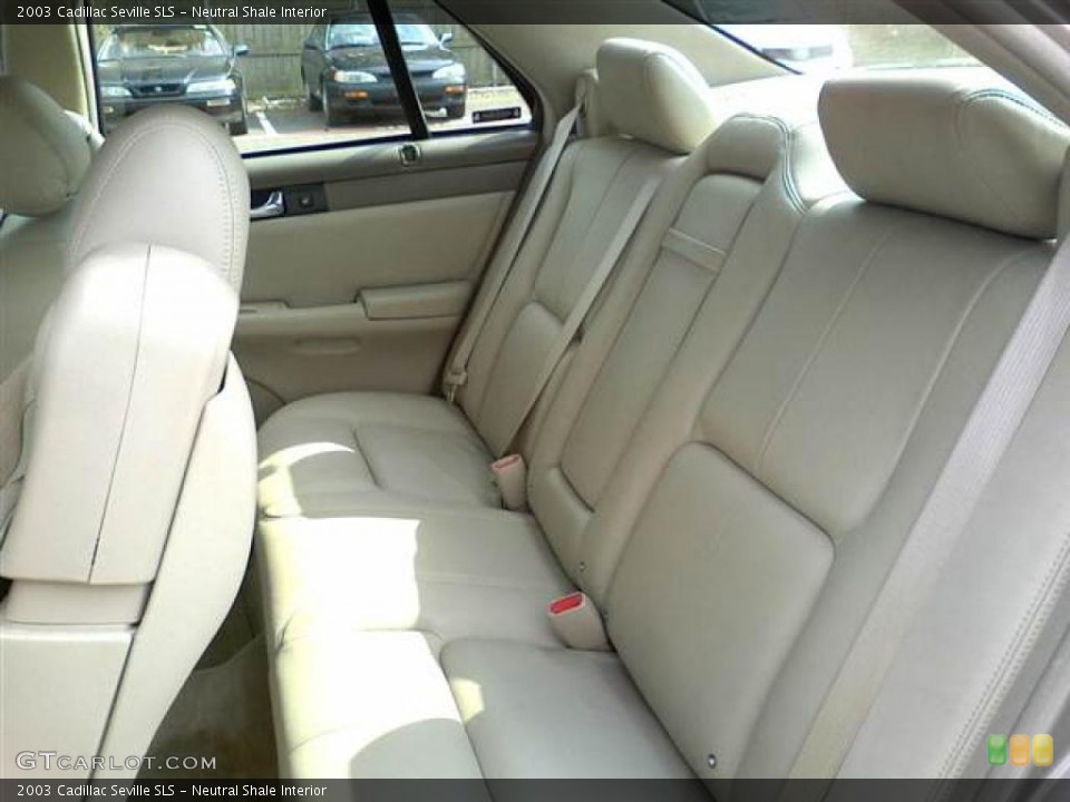 Neutral Shale Interior Photo for the 2003 Cadillac Seville SLS #49334706