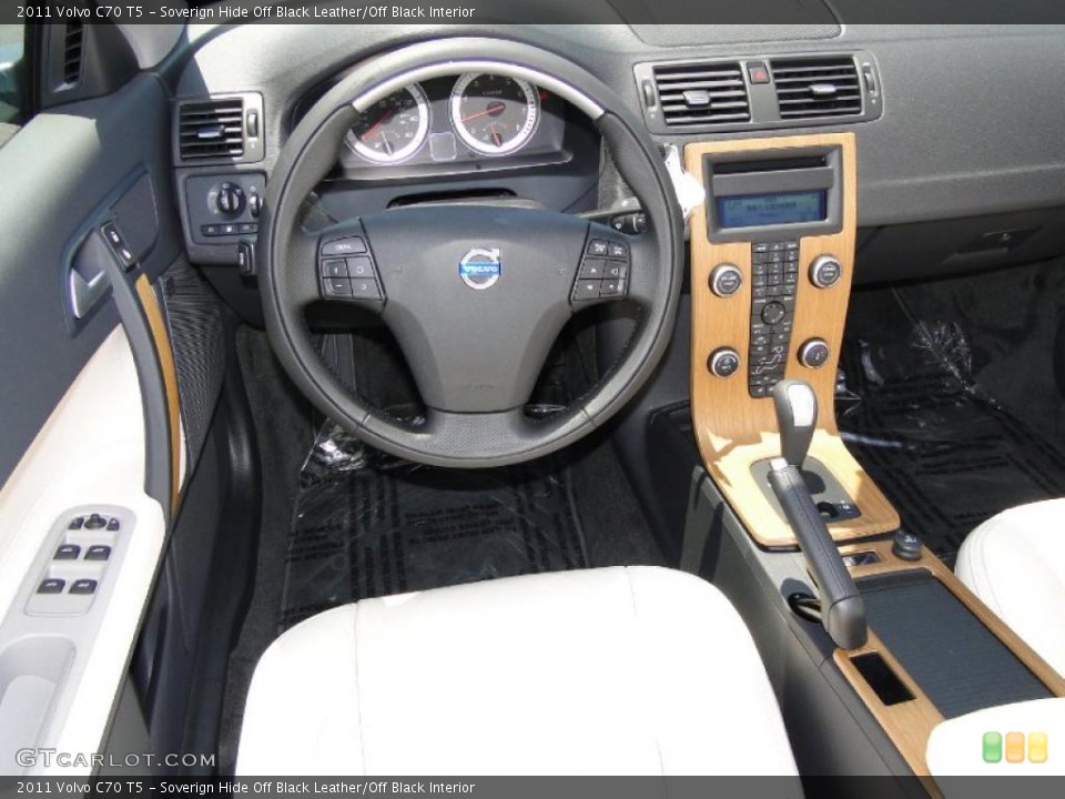 Soverign Hide Off Black Leather/Off Black Interior Photo for the 2011 Volvo C70 T5 #49339197