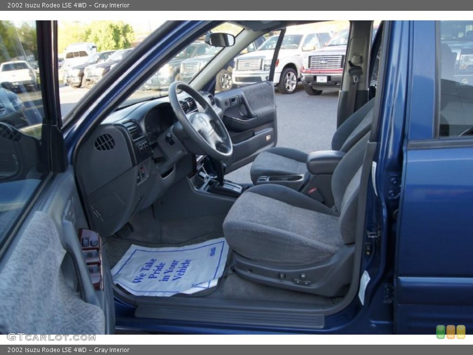 Gray Interior Photo for the 2002 Isuzu Rodeo LSE 4WD #49341855