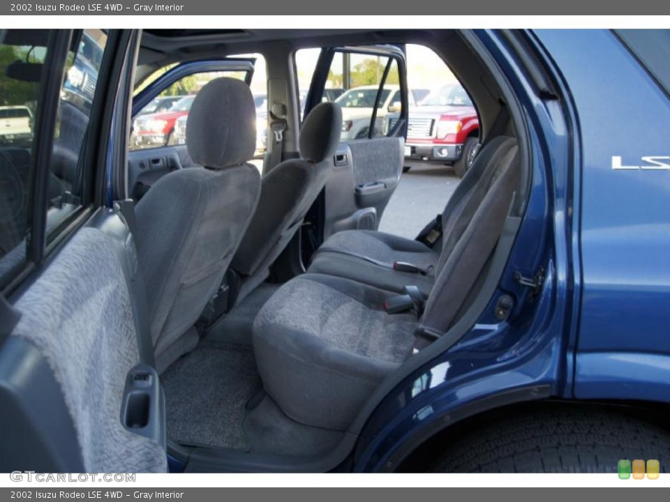 Gray Interior Photo for the 2002 Isuzu Rodeo LSE 4WD #49341885