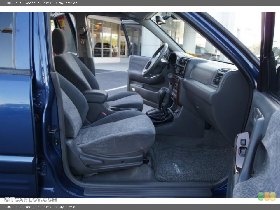 Gray Interior Photo for the 2002 Isuzu Rodeo LSE 4WD #49341957