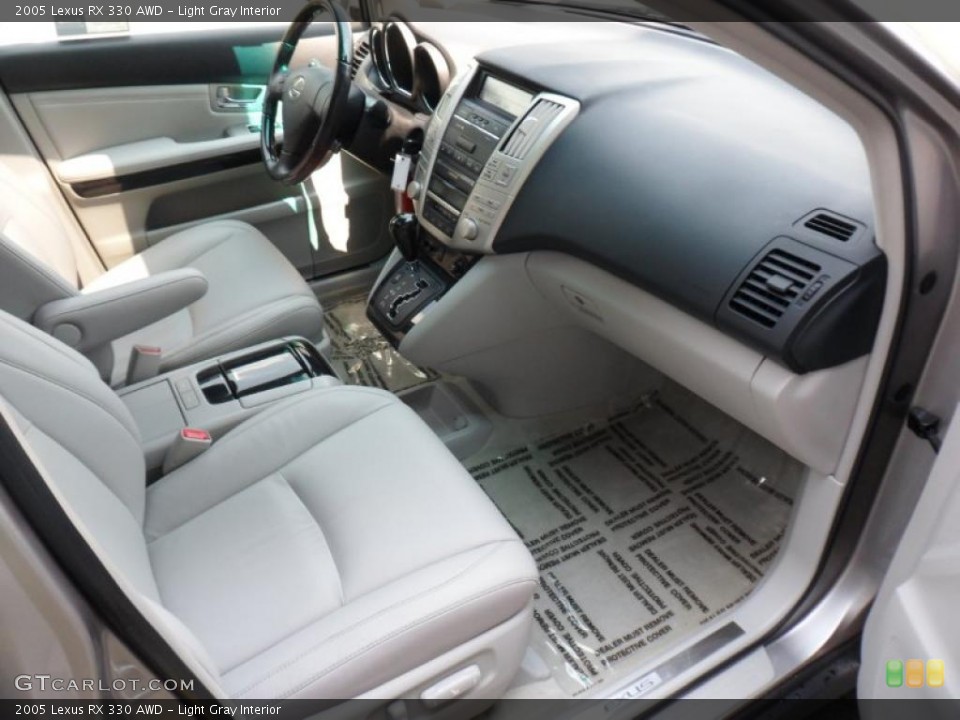 Light Gray Interior Photo for the 2005 Lexus RX 330 AWD #49344216