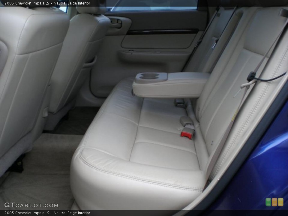 Neutral Beige Interior Photo for the 2005 Chevrolet Impala LS #49348023