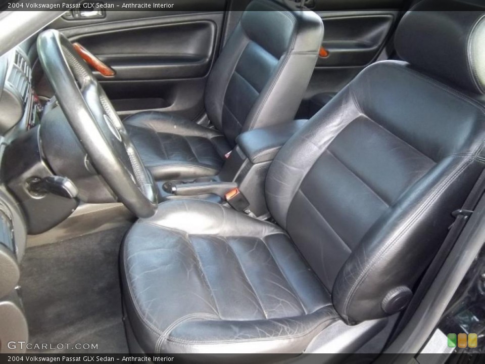 Anthracite Interior Photo for the 2004 Volkswagen Passat GLX Sedan #49354438