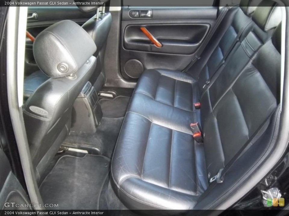 Anthracite Interior Photo for the 2004 Volkswagen Passat GLX Sedan #49354450