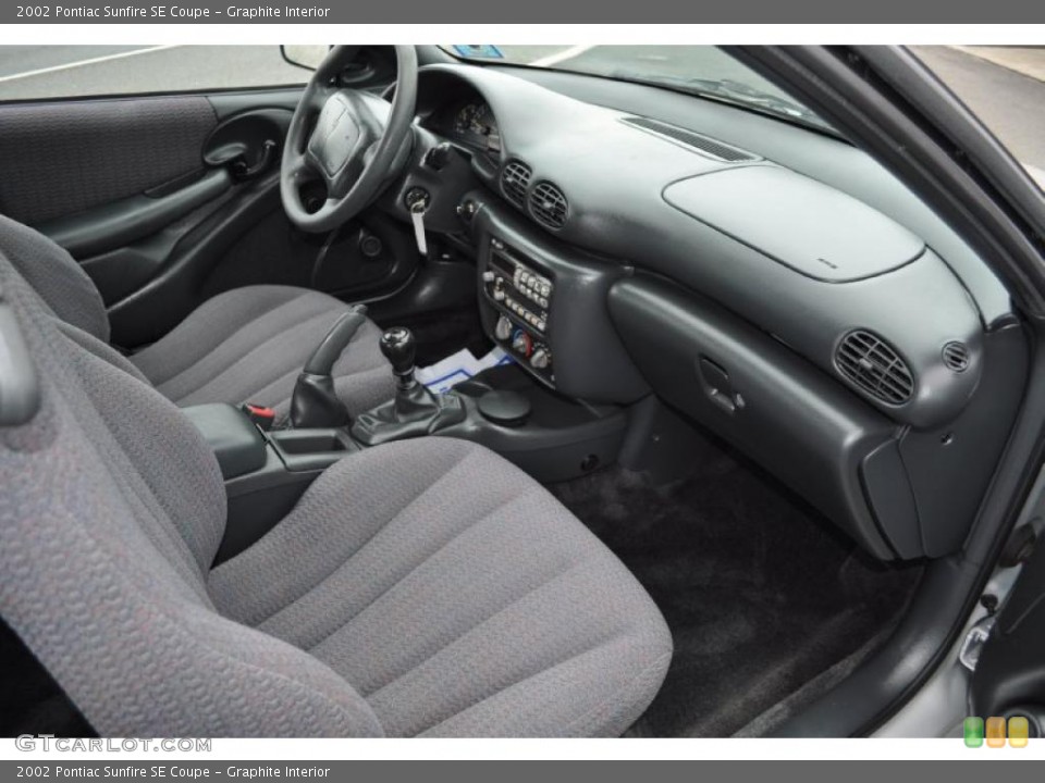 Graphite Interior Photo for the 2002 Pontiac Sunfire SE Coupe #49370321