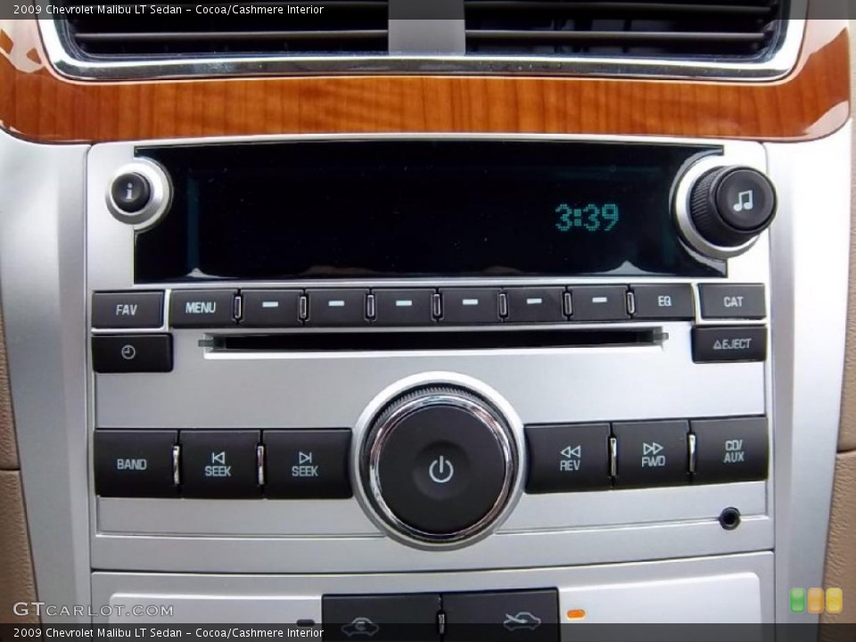 Cocoa/Cashmere Interior Controls for the 2009 Chevrolet Malibu LT Sedan #49370648