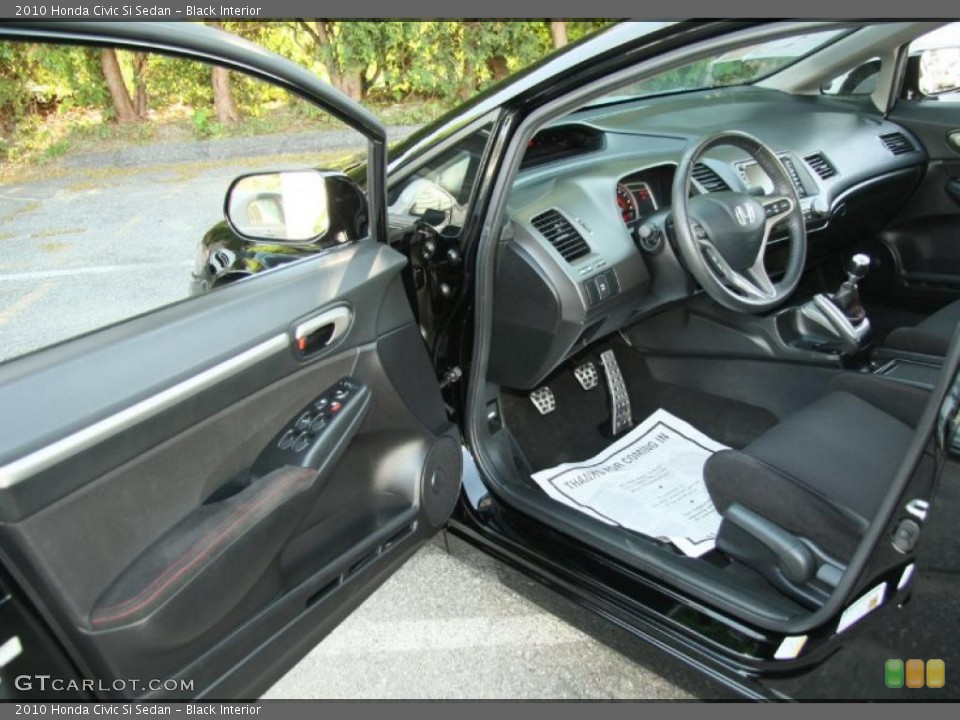 Black Interior Photo for the 2010 Honda Civic Si Sedan #49378040