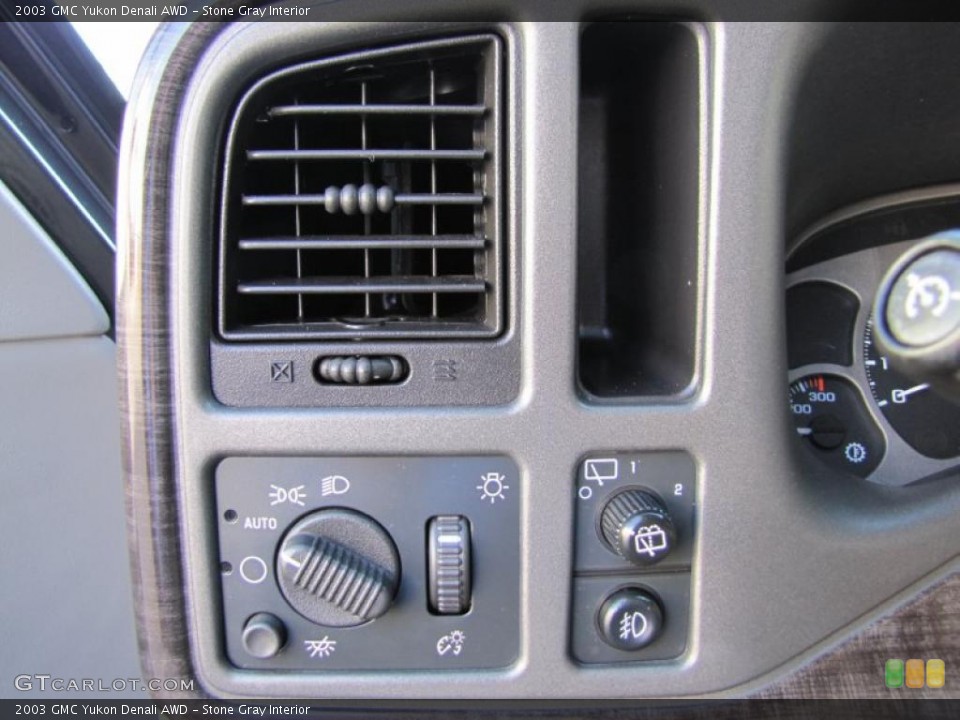 Stone Gray Interior Controls for the 2003 GMC Yukon Denali AWD #49379939