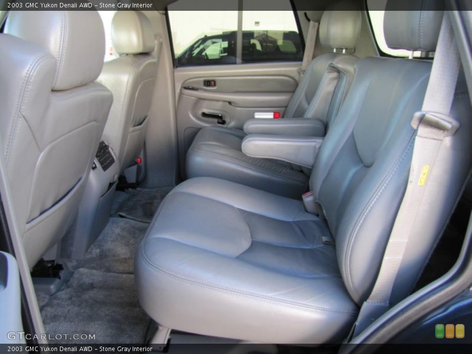 Stone Gray Interior Photo for the 2003 GMC Yukon Denali AWD #49380110