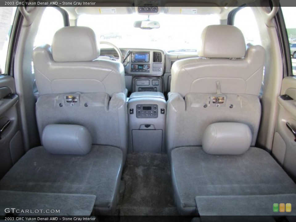 Stone Gray Interior Photo for the 2003 GMC Yukon Denali AWD #49380152