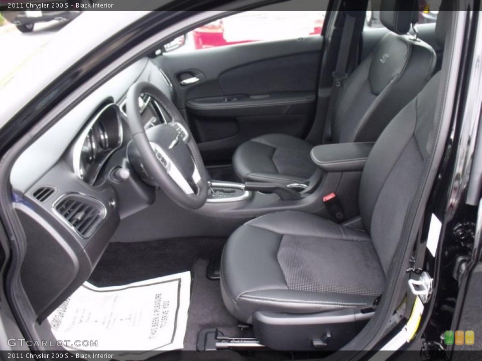 Black Interior Photo for the 2011 Chrysler 200 S #49394300
