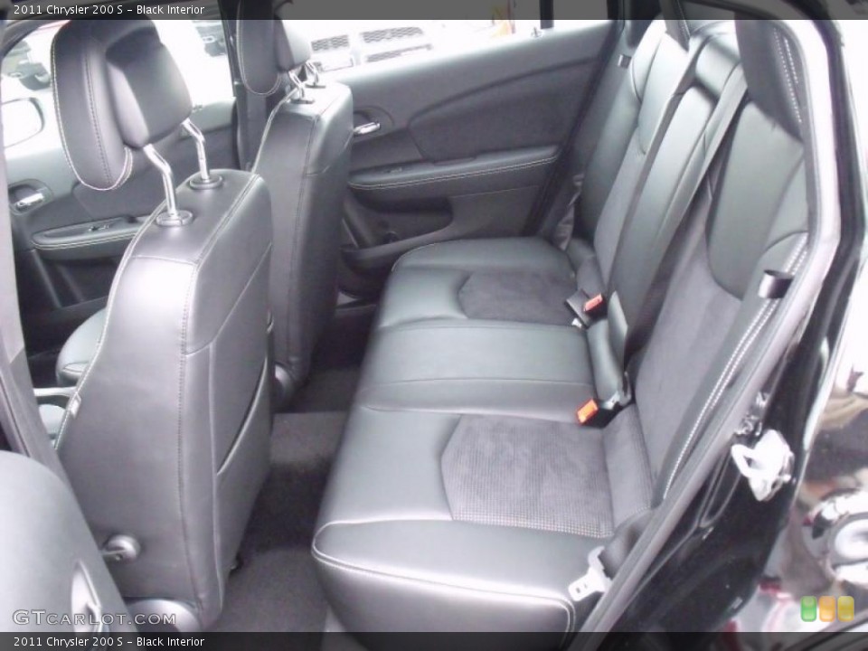 Black Interior Photo for the 2011 Chrysler 200 S #49394318