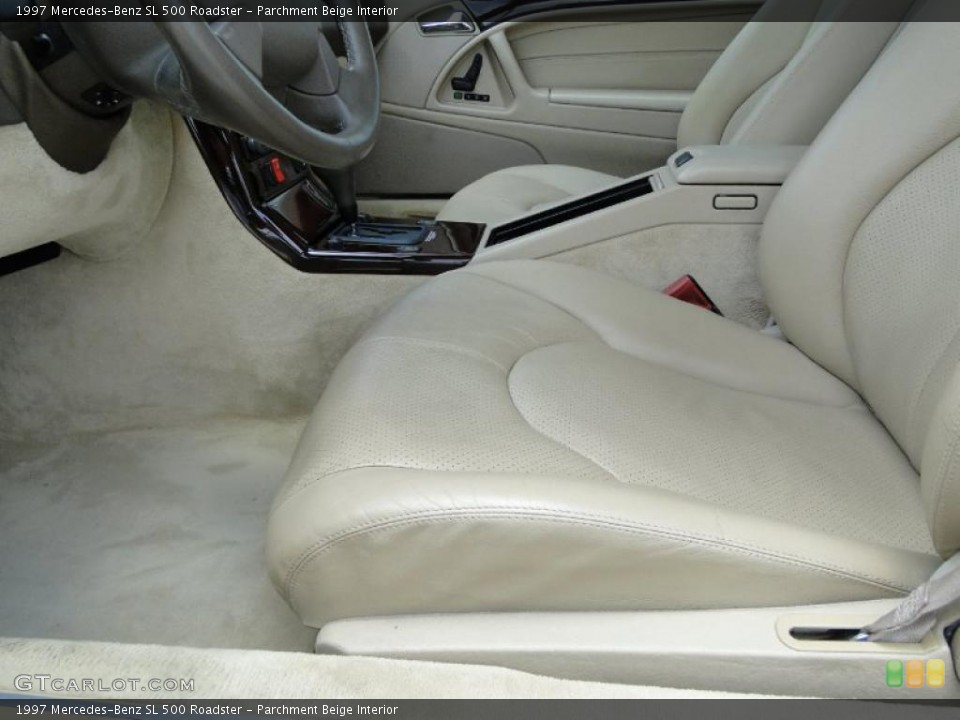 Parchment Beige Interior Photo for the 1997 Mercedes-Benz SL 500 Roadster #49397051
