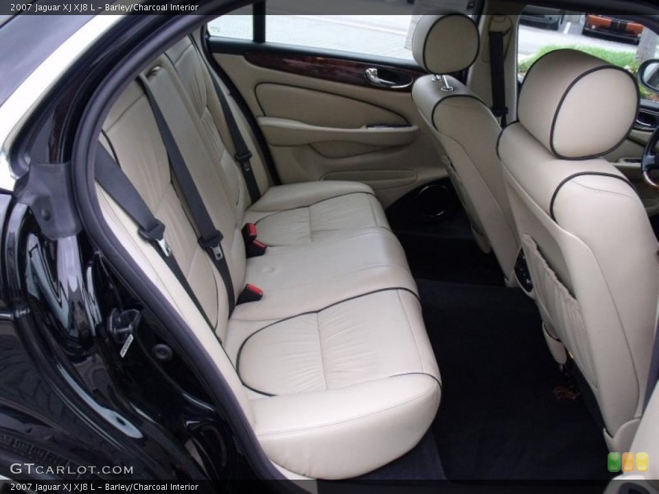 Barley/Charcoal Interior Photo for the 2007 Jaguar XJ XJ8 L #49399718