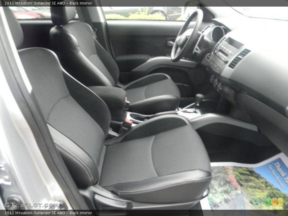 Black Interior Photo for the 2011 Mitsubishi Outlander SE AWD #49403165