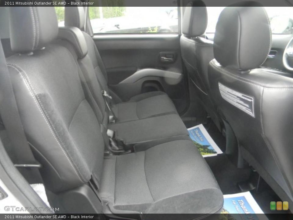 Black Interior Photo for the 2011 Mitsubishi Outlander SE AWD #49403180