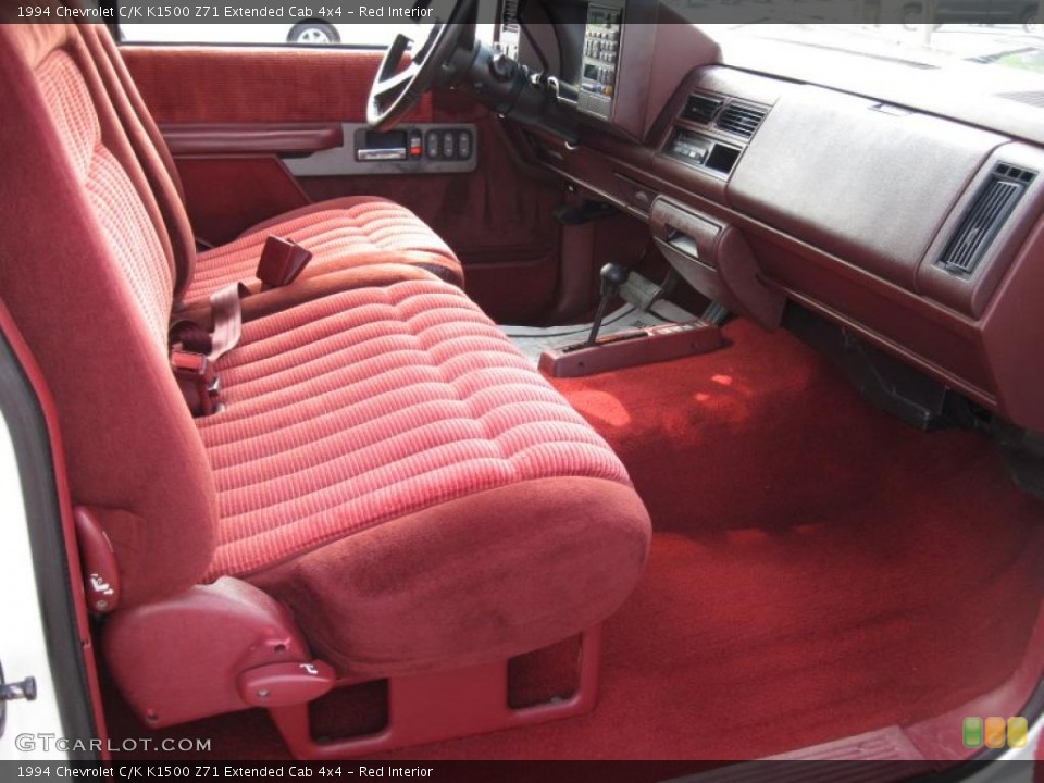 Red Interior Photo for the 1994 Chevrolet C/K K1500 Z71 Extended Cab 4x4 #49403558