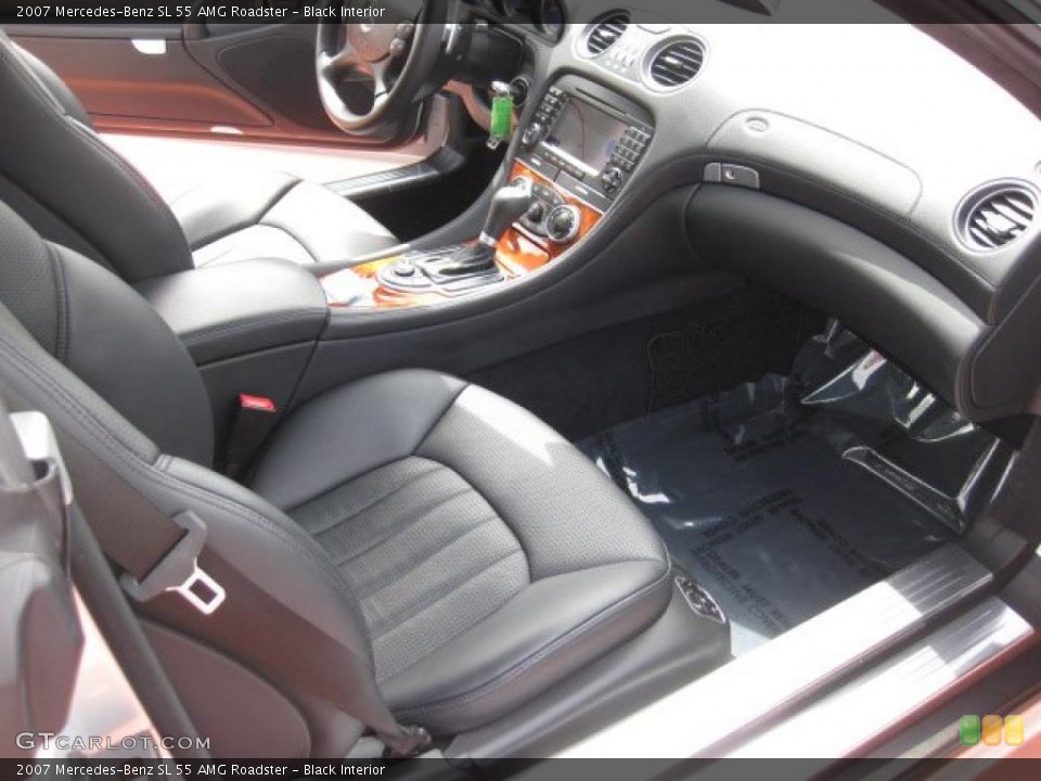 Black Interior Photo for the 2007 Mercedes-Benz SL 55 AMG Roadster #49404068