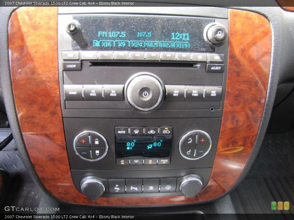 Ebony Black Interior Controls for the 2007 Chevrolet Silverado 1500 LTZ Crew Cab 4x4 #49408458