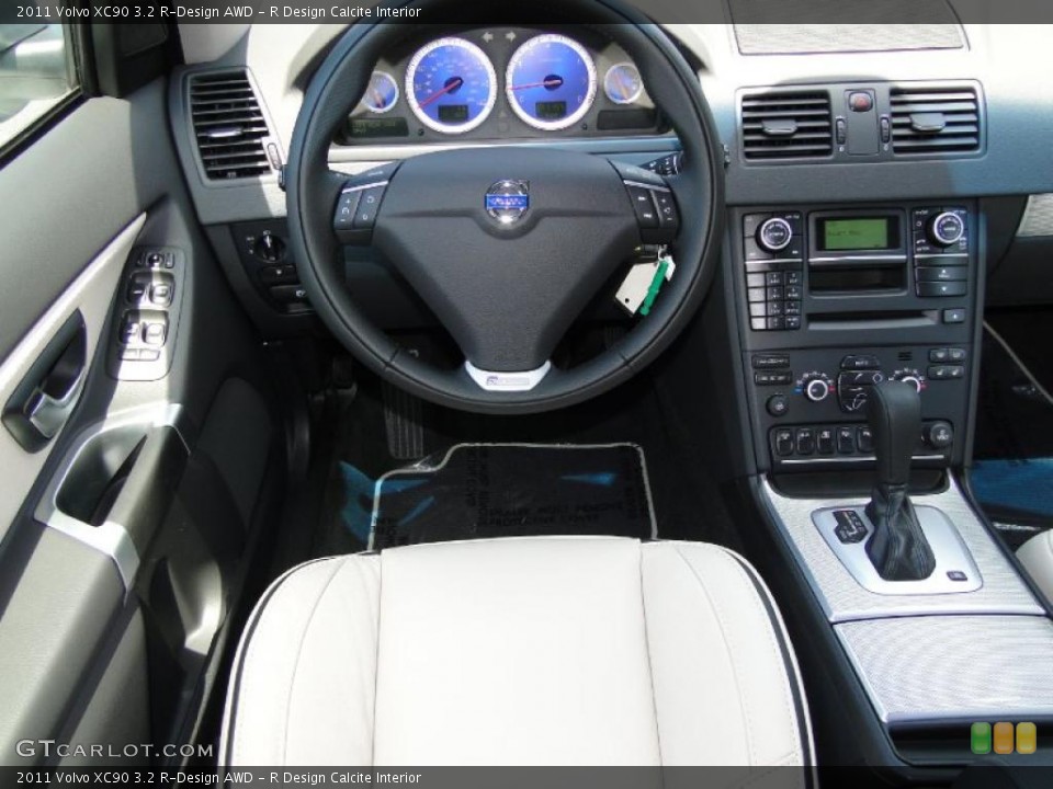 R Design Calcite Interior Photo for the 2011 Volvo XC90 3.2 R-Design AWD #49408920