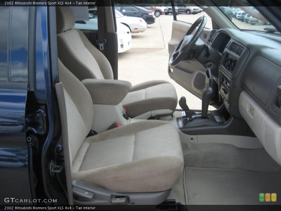 Tan Interior Photo for the 2002 Mitsubishi Montero Sport XLS 4x4 #49409826