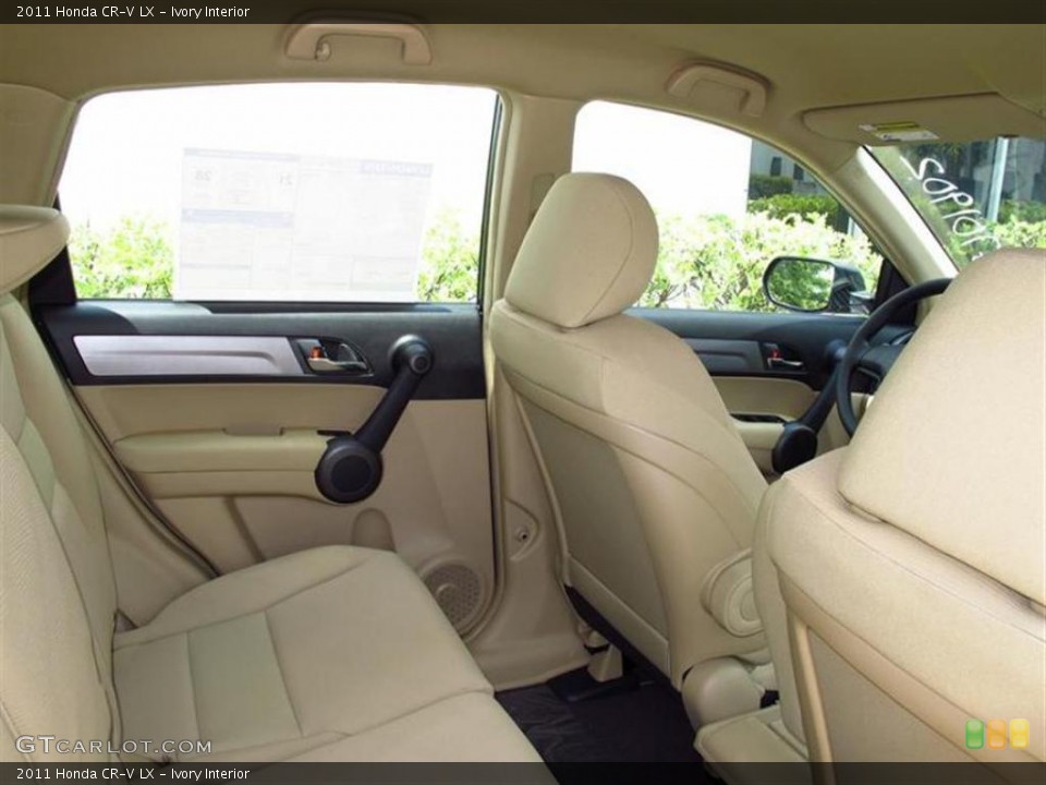 Ivory Interior Photo for the 2011 Honda CR-V LX #49418878